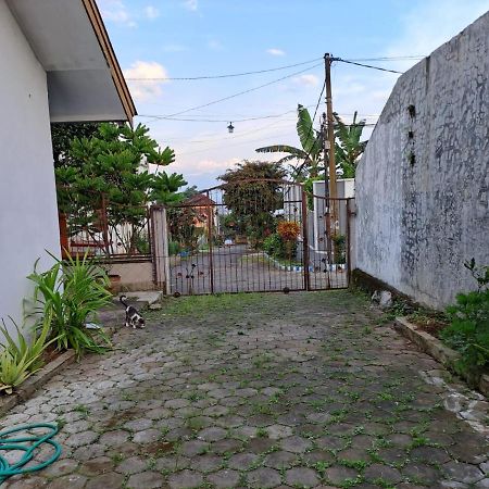 Indo Homestay Маланг Экстерьер фото
